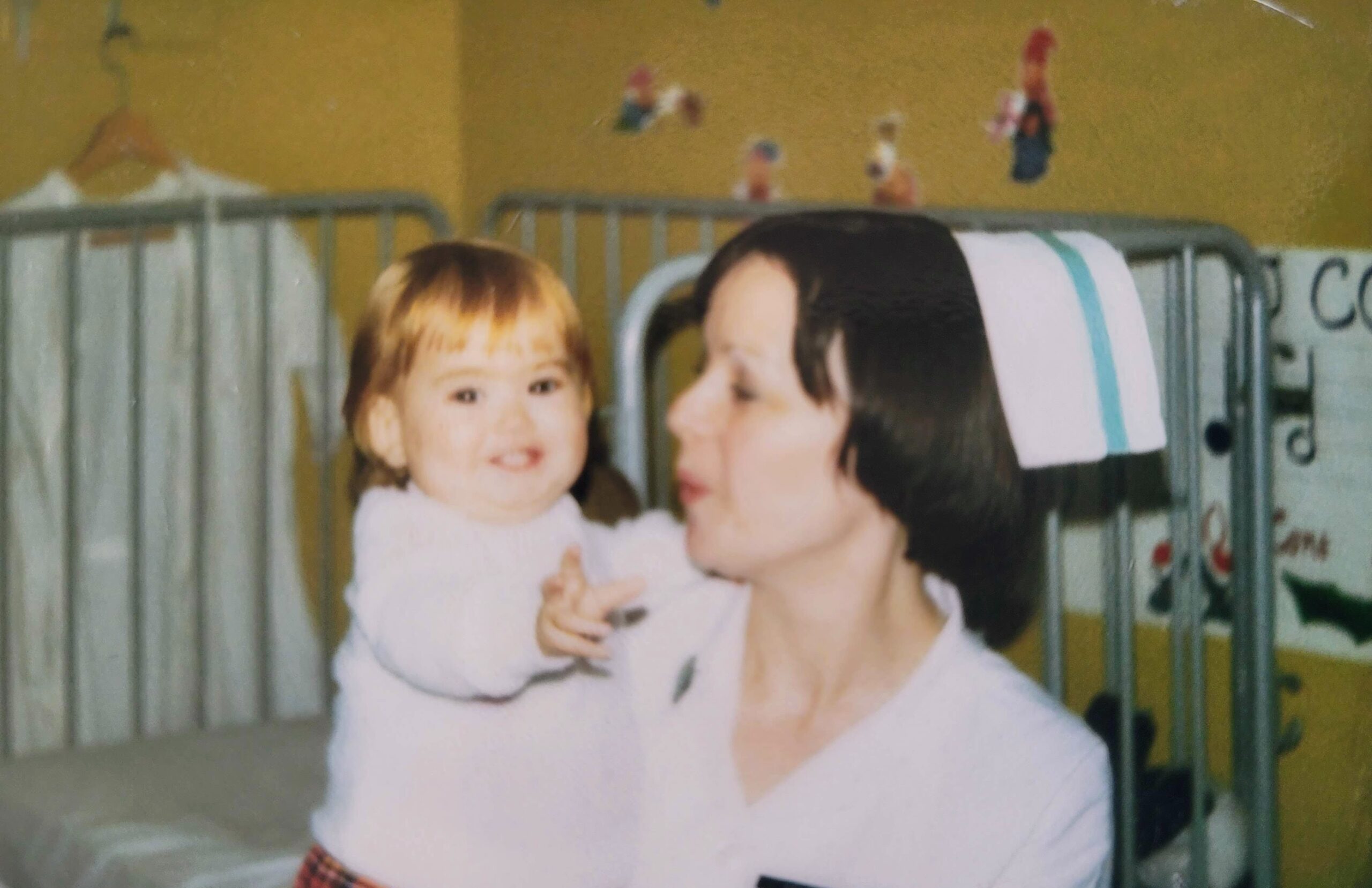 Living kidney recipient Cheryl as a young child in hospital