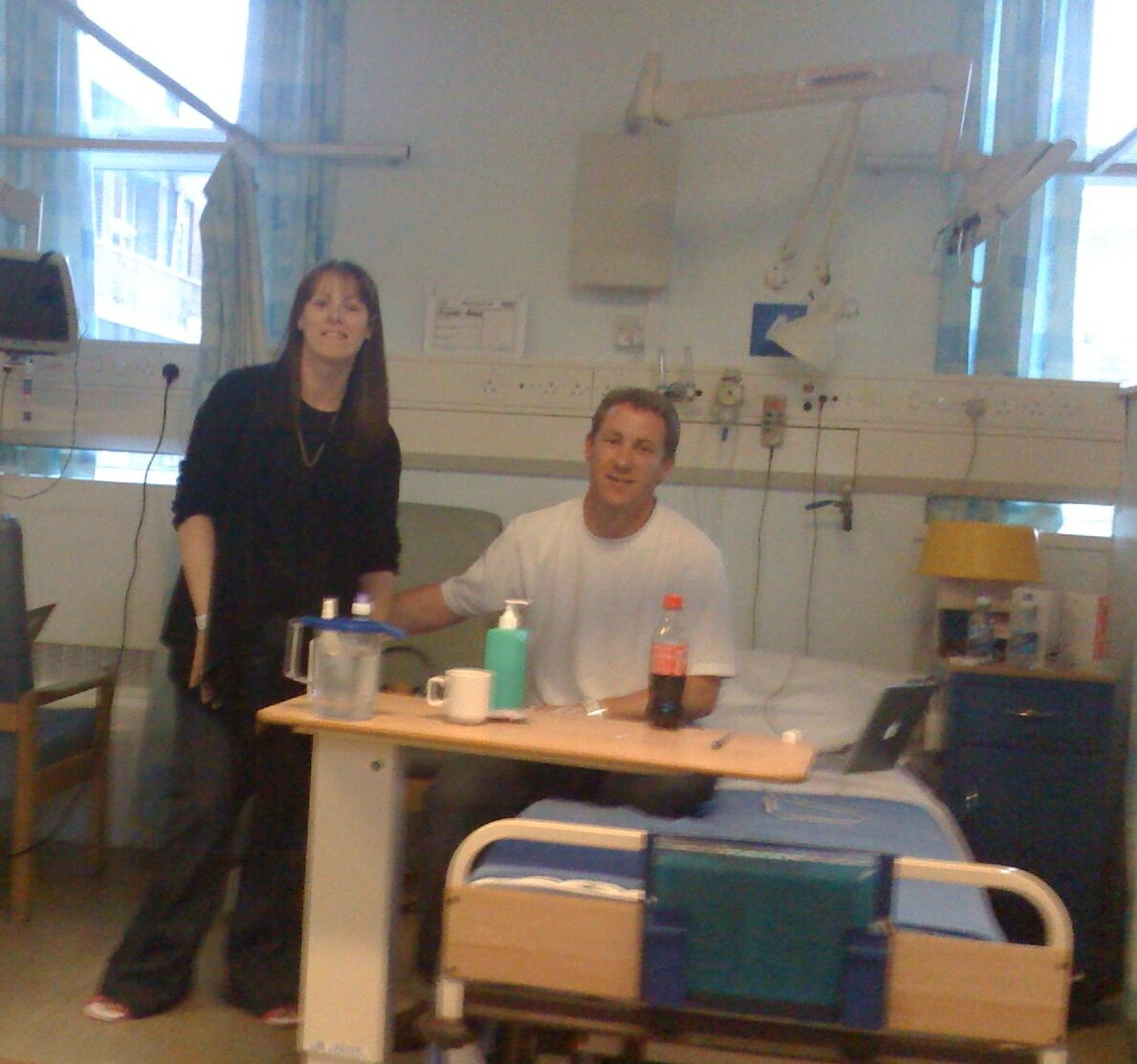 Living kidney donor Mike with his sister Julie in hospital the night before the donation