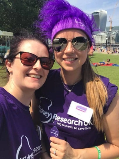 Living kidney recipient Louise with her donor Kayleigh in hospital.